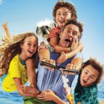 Far tli fire i solen Trailer / Filmz.dk