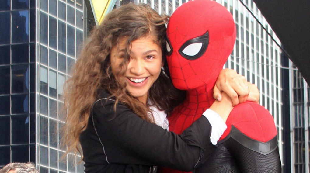 Spider-Man Far From Home sort dragt optagelse scene video / Filmz.dk