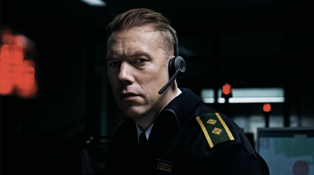 https://variety.com/2018/film/news/jake-gyllenhaal-guilty-remake-1203086140/