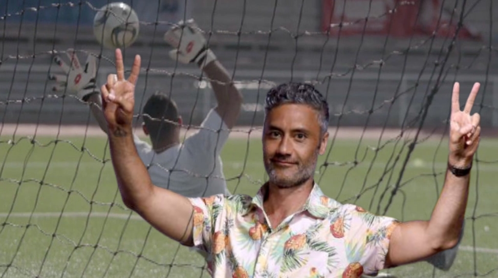 Next goal Wins Taika Waititi verdens værste fodboldhold / Filmz.dk