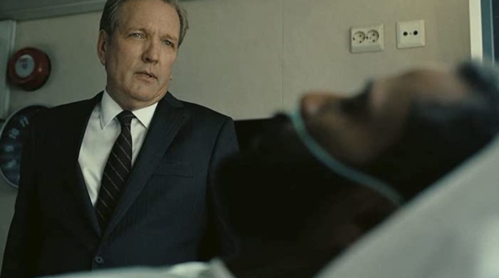 Tenet bog tidsrejse kold krig / Filmz.dk