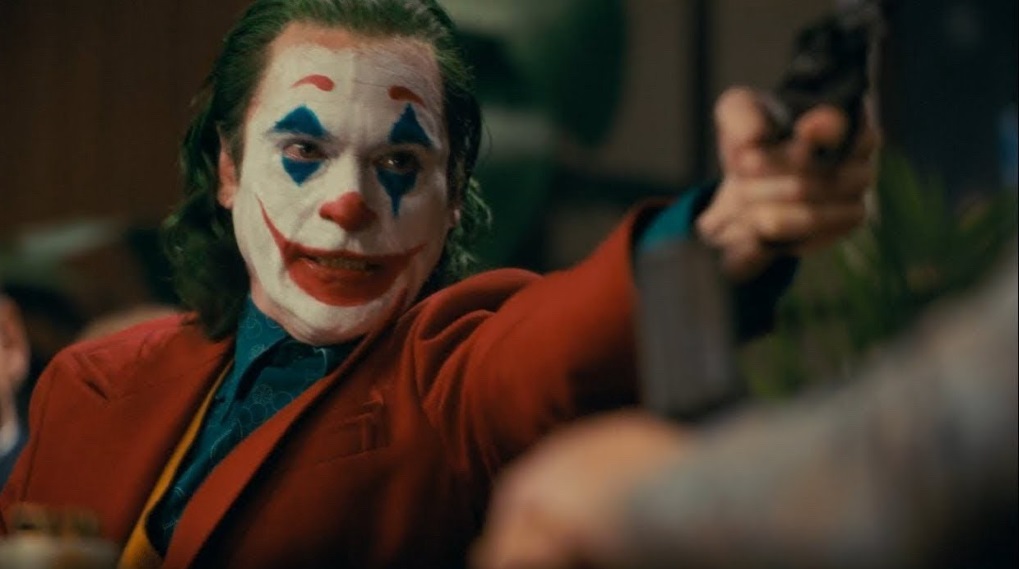 Joker klager vold / Filmz.dk