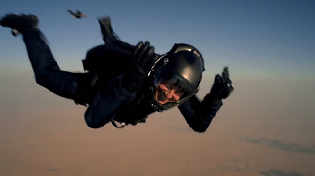 Sådan solgte Tom Cruise rumfilm 200 millioner dollars / Filmz.dk