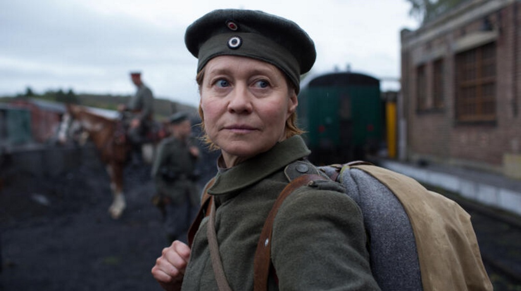 Erna i krig Trine Dyrholm trailer / Filmz.dk