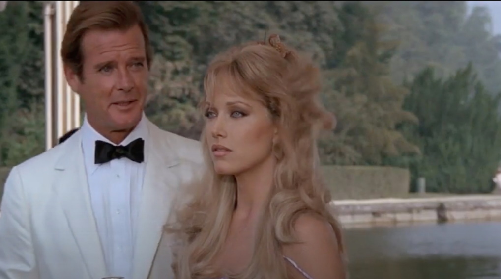 Tanya Roberts Roger Moore A View to a Kill / filmz.dk