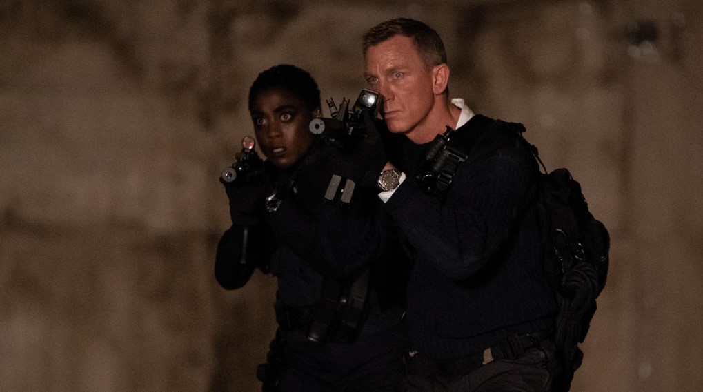 ingen james bond før 2022 / filmz.dk